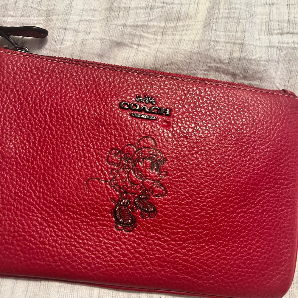 Coach Minnie Mouse Motif Wristlet - Picture 3 of 6